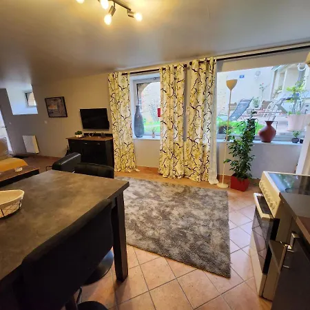 Le Domaine De Bachmay 4* Λαβάλ