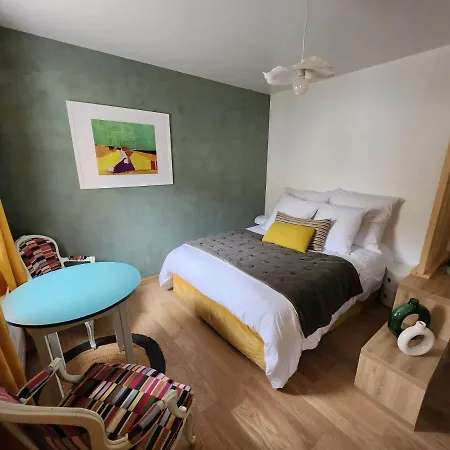 Le Domaine De Bachmay Πανσιόν Λαβάλ