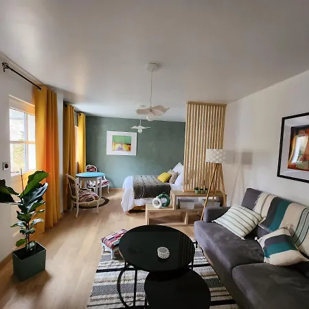 Le Domaine De Bachmay 4*