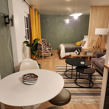 Le Domaine De Bachmay Λαβάλ