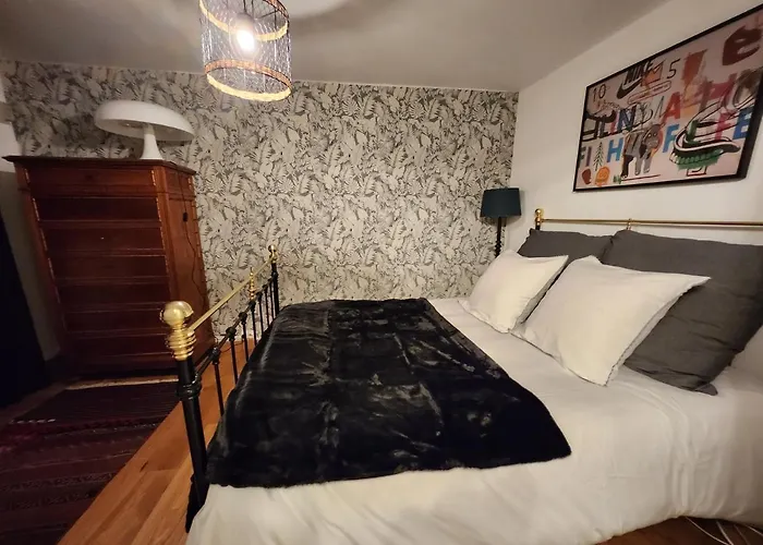 Le Domaine De Bachmay 게스트하우스 4*