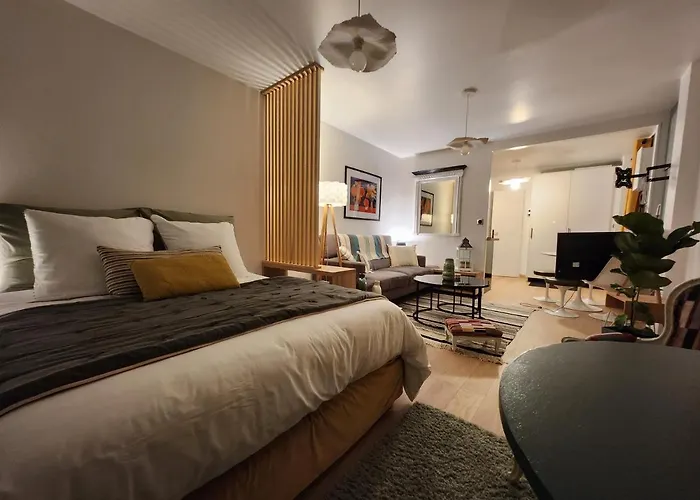 Le Domaine De Bachmay Penzion