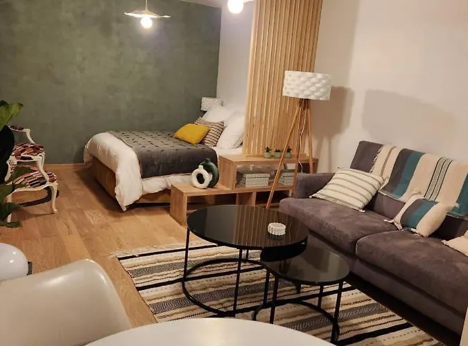 Le Domaine De Bachmay Penzion