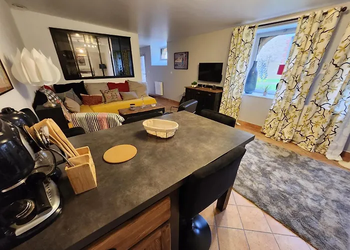 Le Domaine De Bachmay 라발