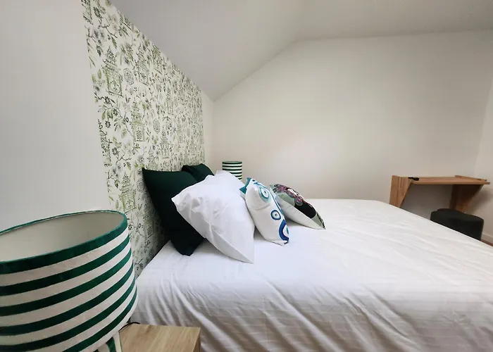 Le Domaine De Bachmay 4* 라발