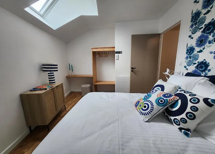 Le Domaine De Bachmay 게스트하우스 4*